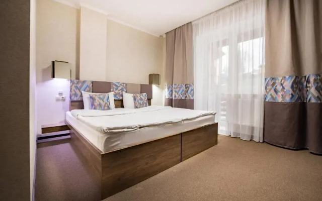 Private Rooms in Hotel Lift 1R