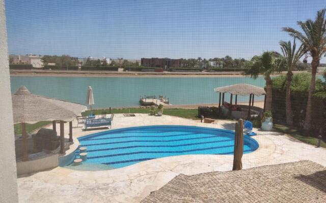 EL GOUNA-Elegant 4-bedroom Villa with Heated Pool
