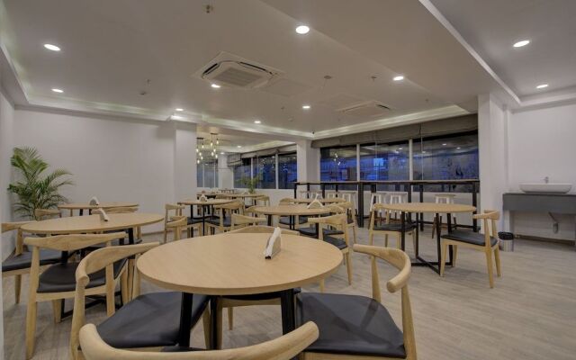 OYO Townhouse 114 Eureka Grand