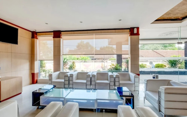 OYO Flagship Tembok Batu Residence
