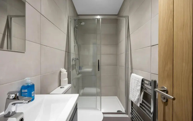 Queens Mile 1 With Free Parking By My Getaways
