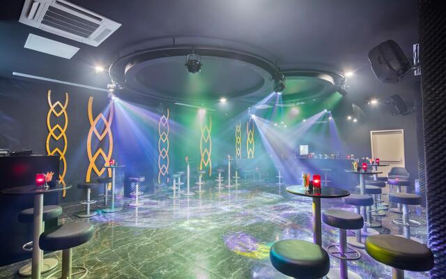 Aydinbey Queen's Palace & Spa - Ultra All Inclusive Resort