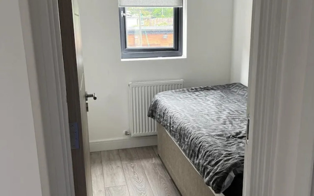 Remarkable 3-bed Apartment in London