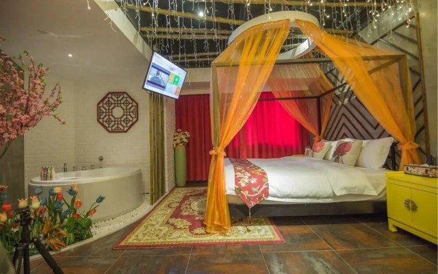 Love Of Swan Theme Hotel