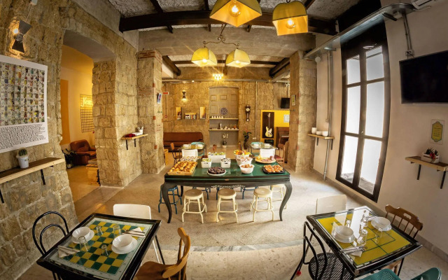 NeapolitanTrips Hostel and Bar