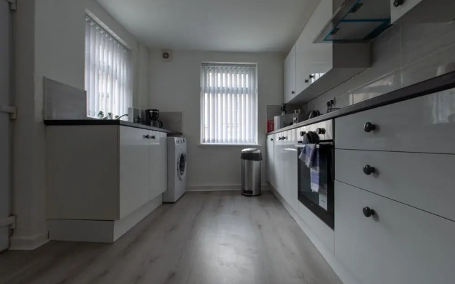 Lux Apartments 4 Bedroom House Molyneux