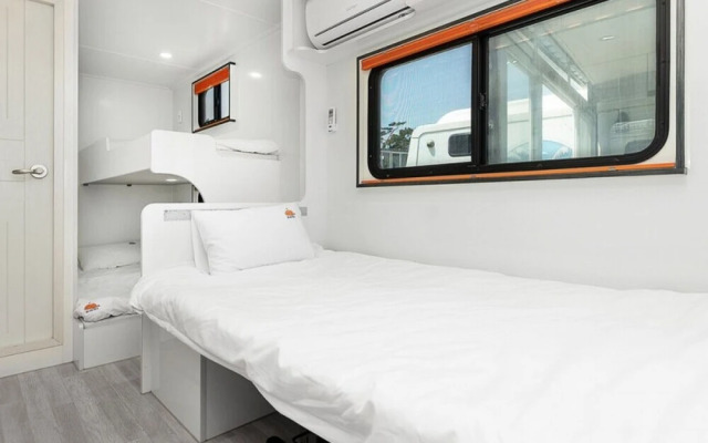 Pohang Guryongpo Uni's Bada Caravan