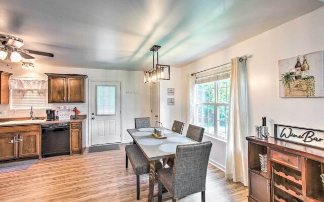 Charming Springfield Escape w/ Furnished Deck