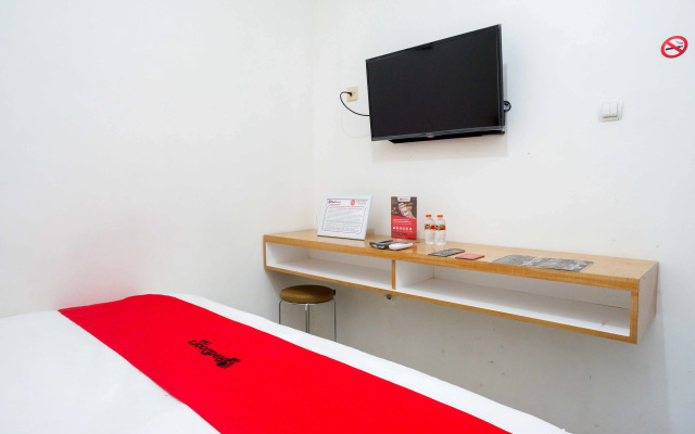 RedDoorz near Rita Super Mall Purwokerto