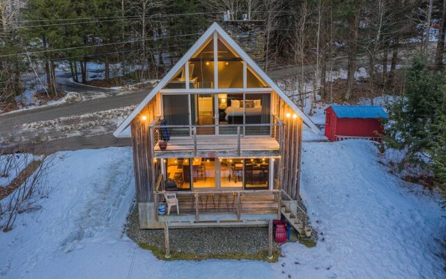 Classic Stowe Ski 3 Bedroom Chalet by RedAwning