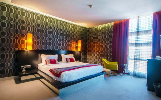 Vernazza Suites Hotel