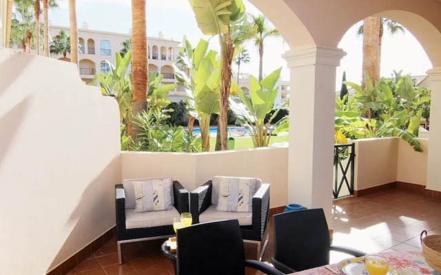 Los Arcos Apartments