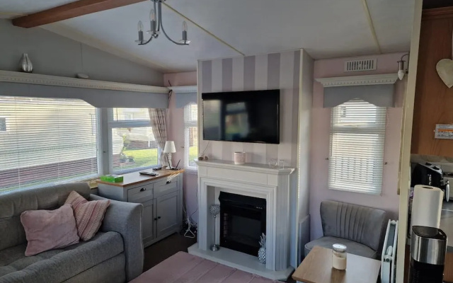 Lovely pet Friendly 4 Berth Caravan in Morecambe