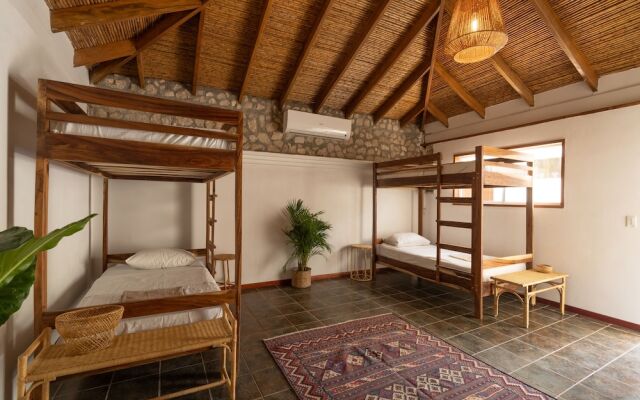 Dream Surf House Avellana
