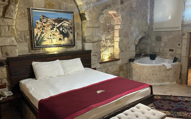 Under Cave Hotel