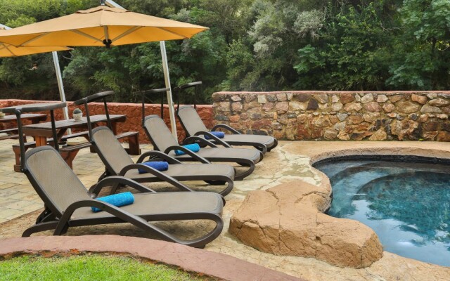 Thanda Manzi Country Hotel