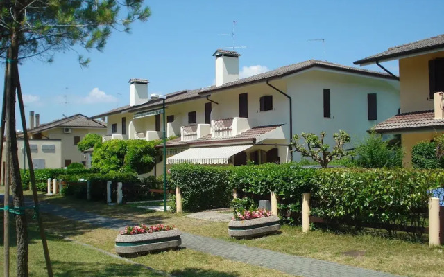 Spacious Villa With Private Garden and Shared Pool