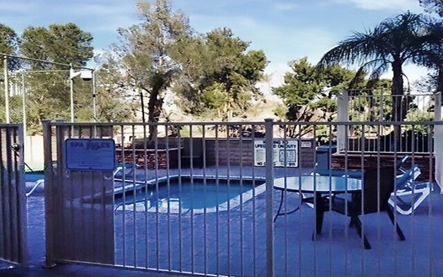 888 Convention Center 3 BEDROOM 2 BATH Condos