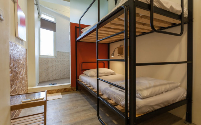 Sleeping Boot Hostel