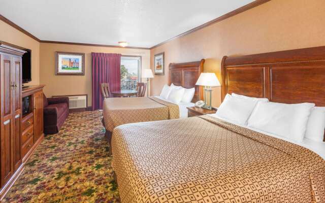 Ramada by Wyndham Mackinaw City Waterfront