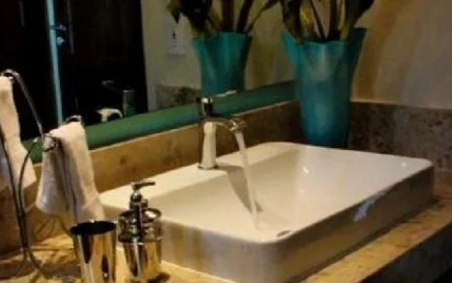 Luxury Condo V177 Romantic Zone