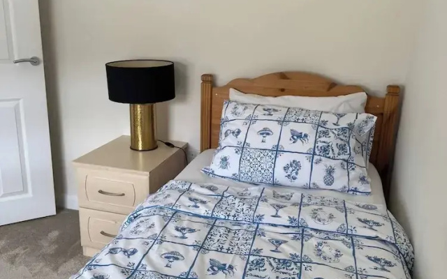 Comfortable 5 - Guest Abode - In Quiet Village