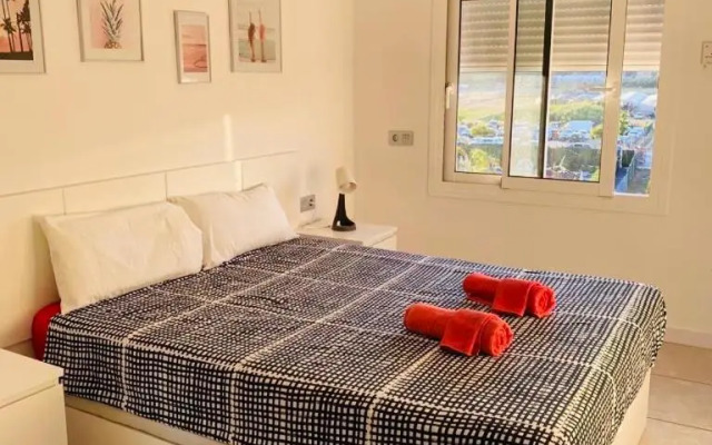 Apartamento frente al mar con piscina