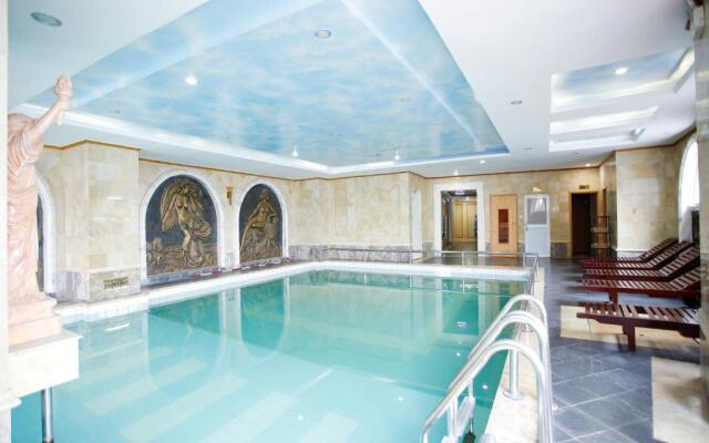 A25 Luxury Hotel