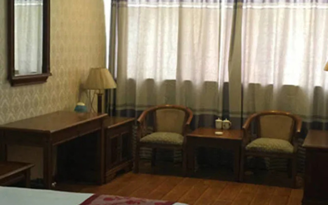 Luoyang New Shengguang Hotel