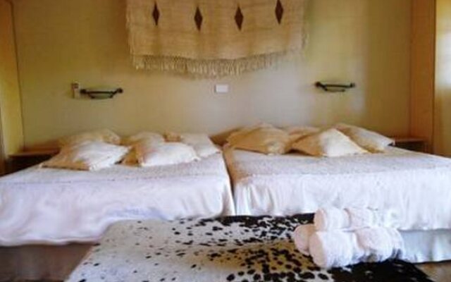 Tsanana Log Cabins and Mullberry Lane Suites