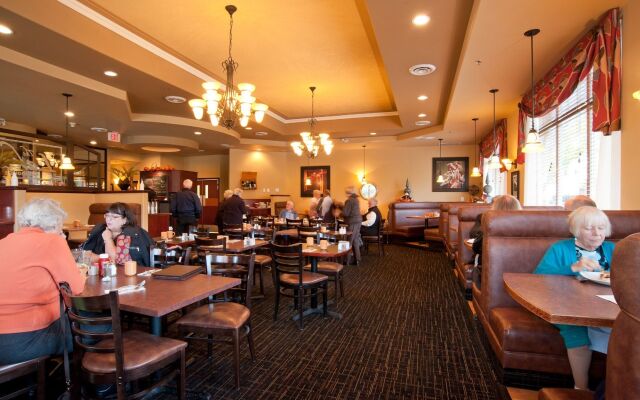 Holiday Inn Victoria Elk Lake by IHG