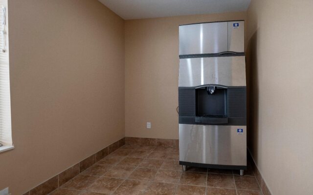 Saffron Inn & Suites