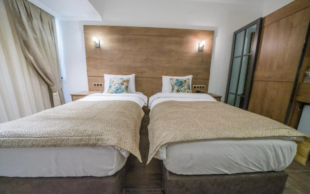 Aurasia Beach Hotel