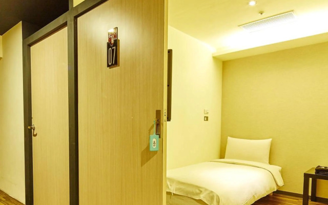 Single inn kaohsiung Lisen Hostel