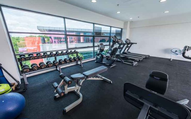 16pax Private Infinity Pool & Gym Located In Cyberjaya BioX