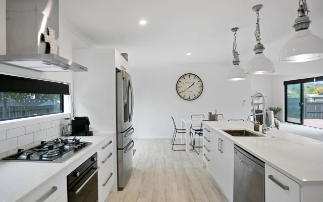 Sky Above Beach Below - Waihi Beach Holiday Home