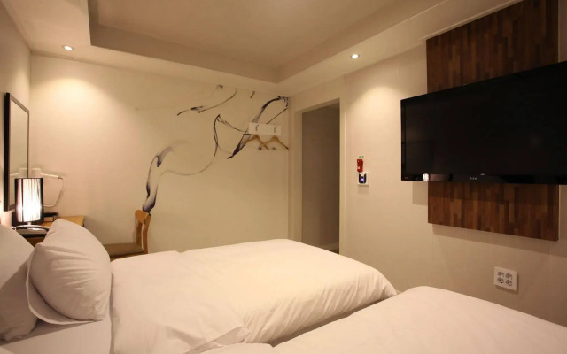 New Suwon Tourist Hotel