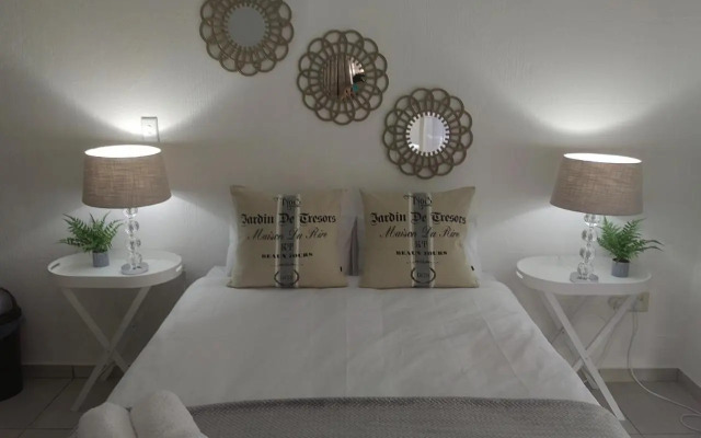 CH Airport Accommodation Room 2