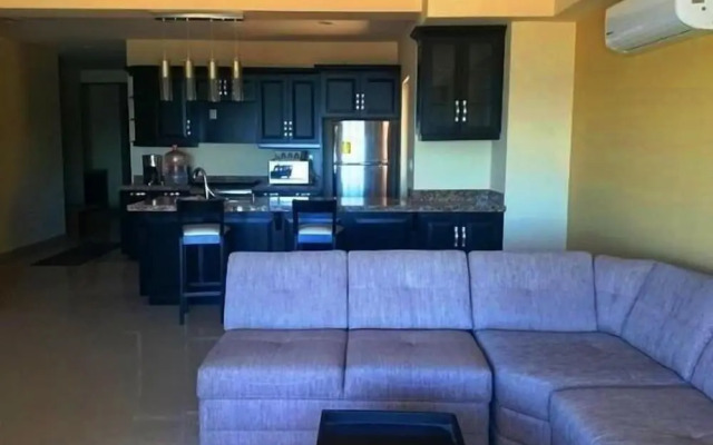 Condo Sam 301