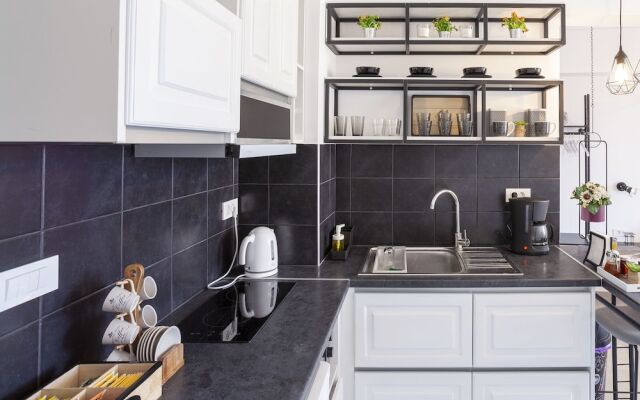 Aristophanes luxury flat Psyrri square