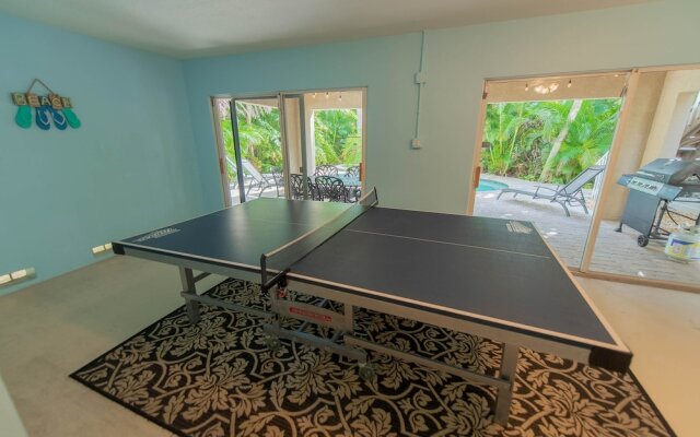 Quiet Palms Apartment 3