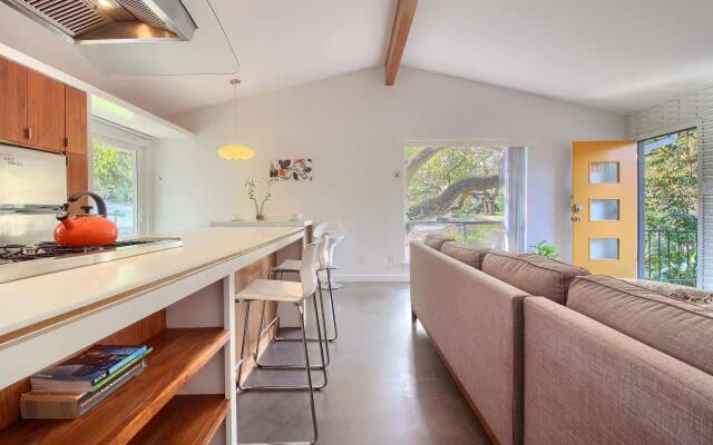 Travis Heights Modern I