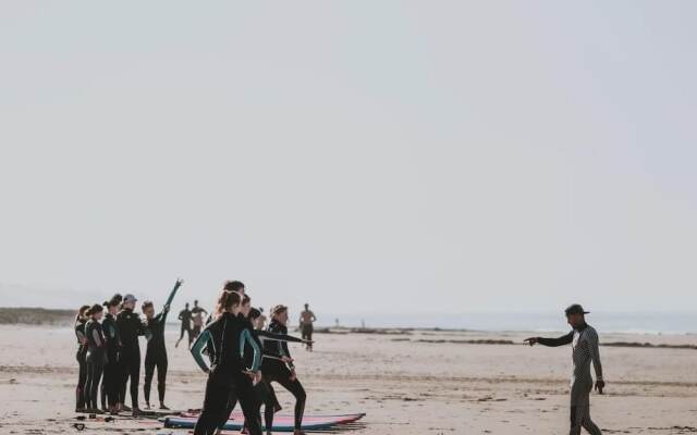 Auberge sunrise surf camp