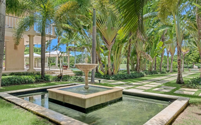Sophisticated Villas With Private Pools and Staff