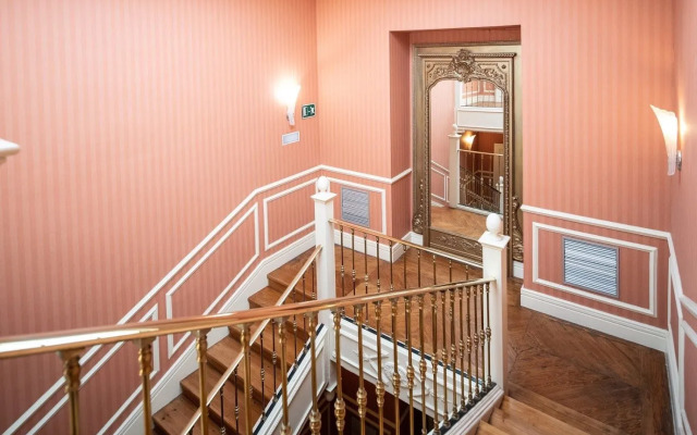 Catalonia Las Cortes Hotel