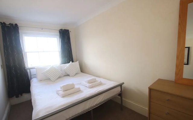 2 Bedroom Flat in Beautiful Clifton