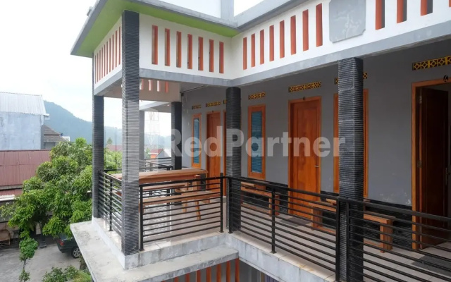 Wisma Giri Mulyo B Near Grojogan Sewu Mitra RedDoorz