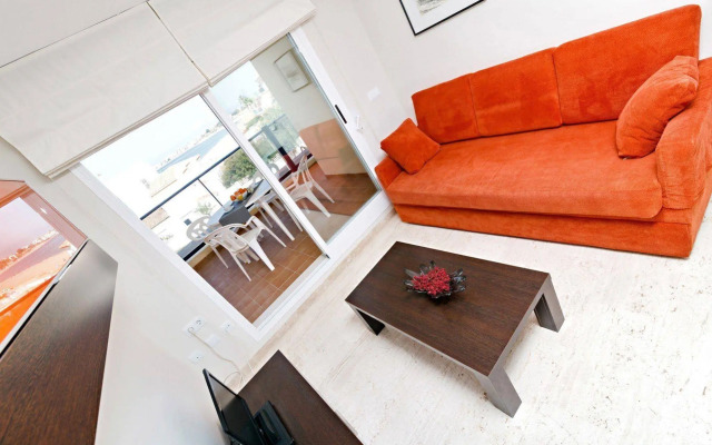 Apartamentos Almadraba VyB