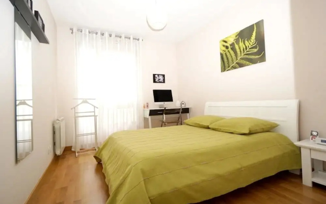 Apartment with 2 Bedrooms in Paris, with Wonderful City View And Wifi