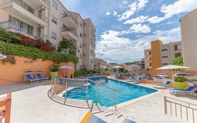 Petrovac Bay Apartments